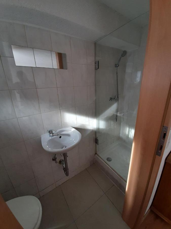 Biberach-Riss-Zimmer-Frei, Einzel-Zimmer Bad Kueche Birkenhard Εξωτερικό φωτογραφία