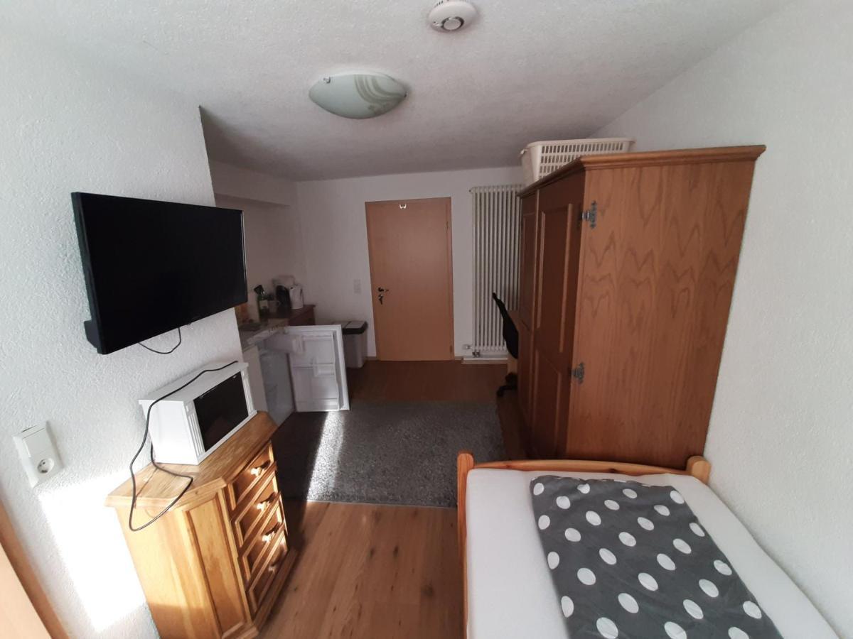 Biberach-Riss-Zimmer-Frei, Einzel-Zimmer Bad Kueche Birkenhard Εξωτερικό φωτογραφία