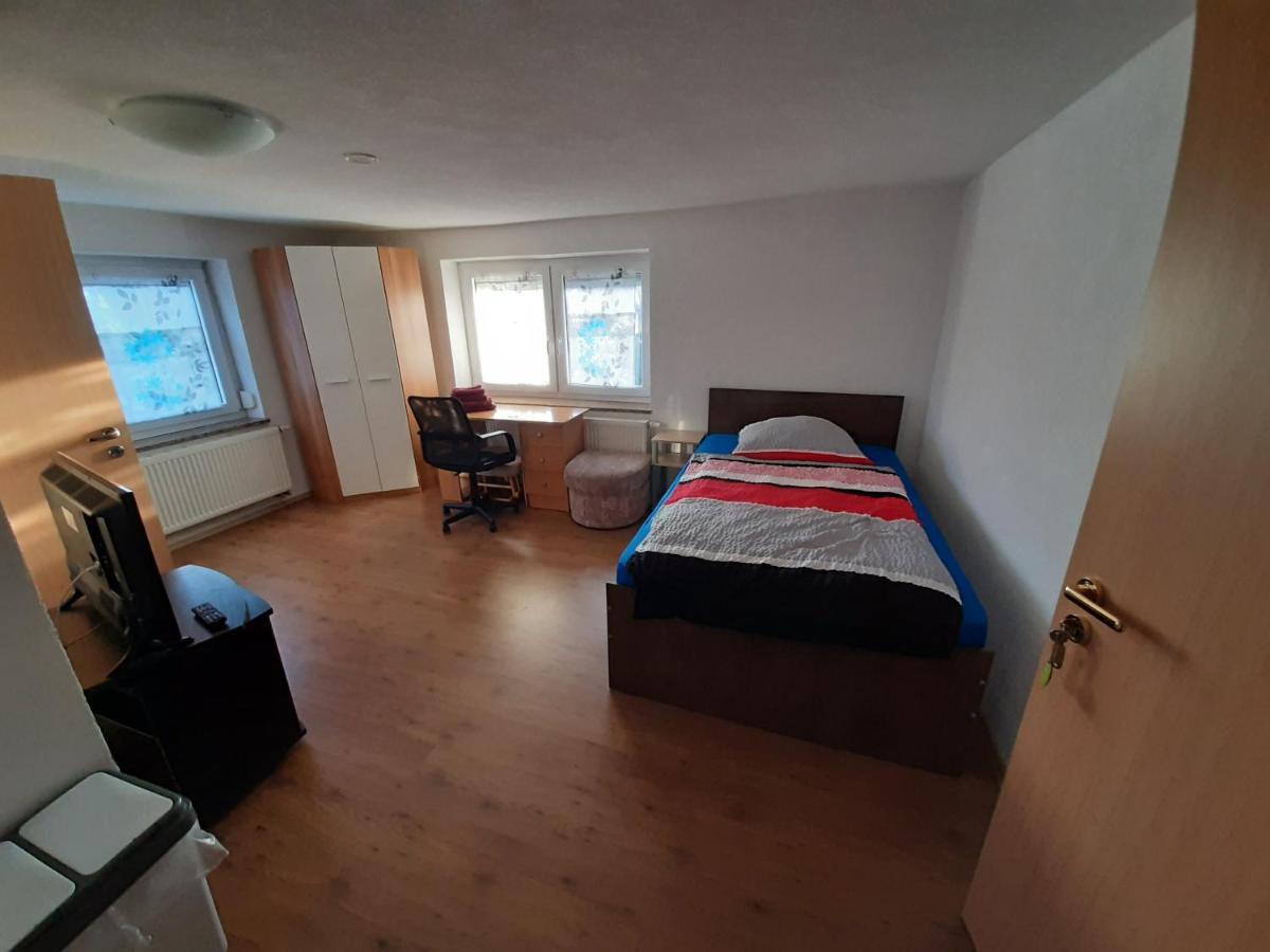 Biberach-Riss-Zimmer-Frei, Einzel-Zimmer Bad Kueche Birkenhard Εξωτερικό φωτογραφία