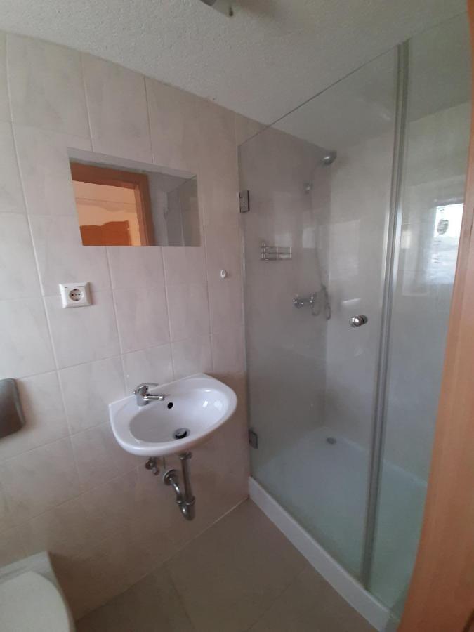 Biberach-Riss-Zimmer-Frei, Einzel-Zimmer Bad Kueche Birkenhard Εξωτερικό φωτογραφία