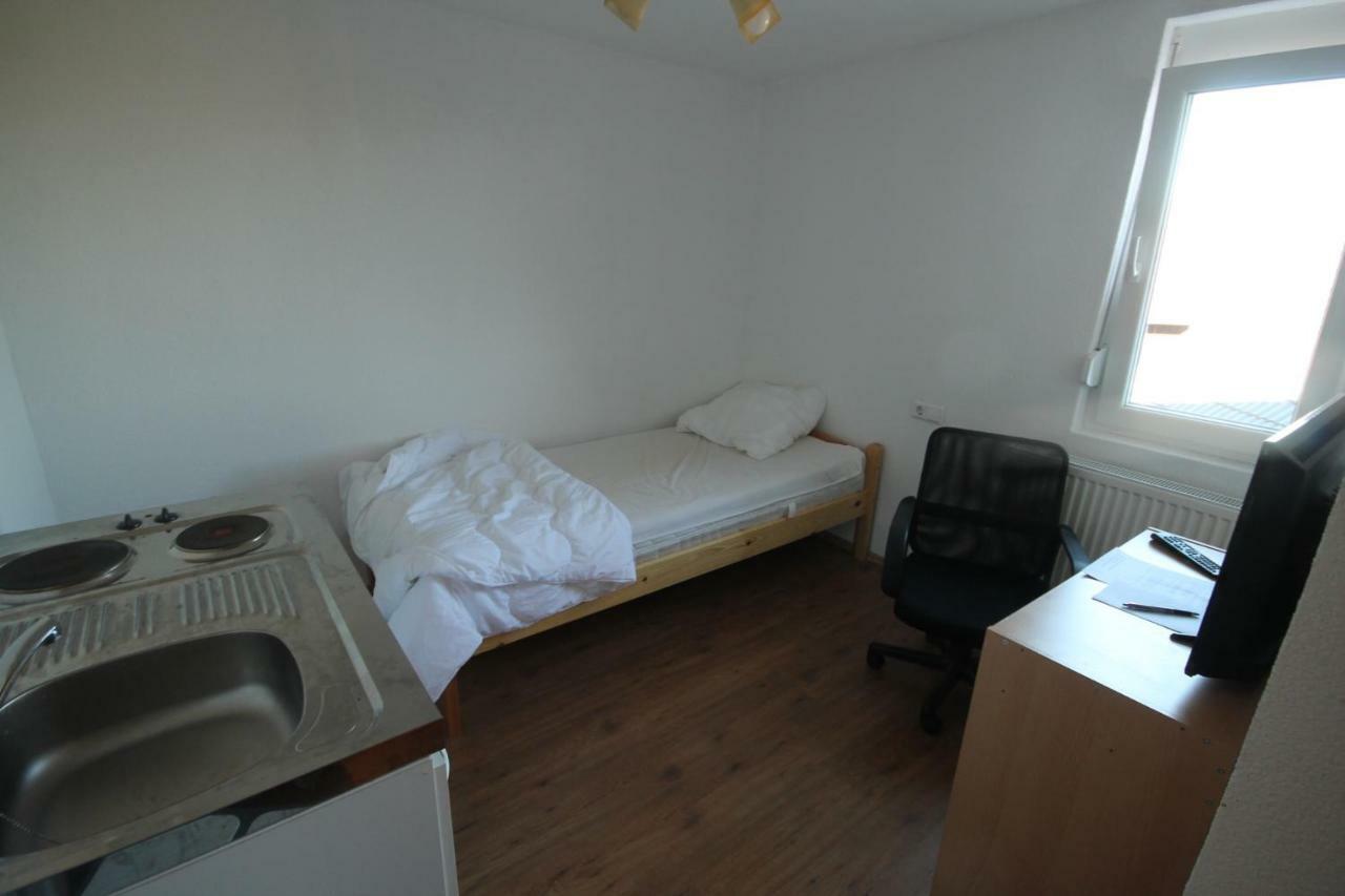 Biberach-Riss-Zimmer-Frei, Einzel-Zimmer Bad Kueche Birkenhard Εξωτερικό φωτογραφία