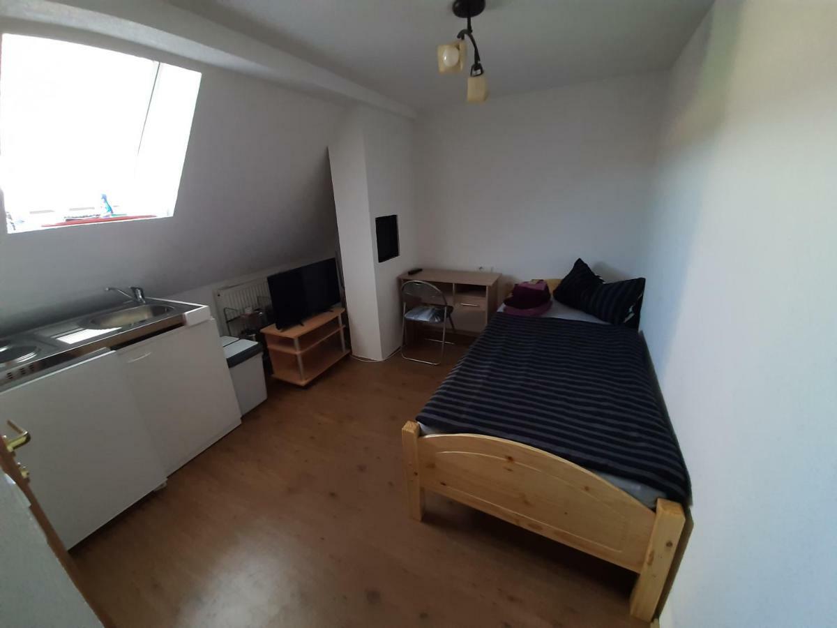 Biberach-Riss-Zimmer-Frei, Einzel-Zimmer Bad Kueche Birkenhard Εξωτερικό φωτογραφία